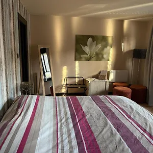 Bed & Breakfast Family@home66 Bruges